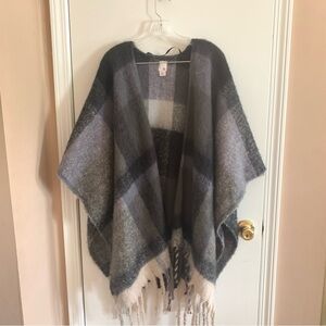 So Brand OSFA Open Poncho